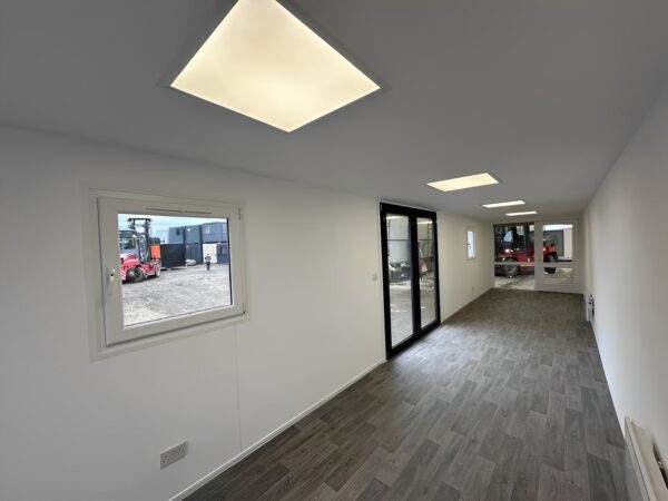 Converted-40ft-Shipping-Container-Open-Plan-Office-Portable-Container-Building-2.jpg